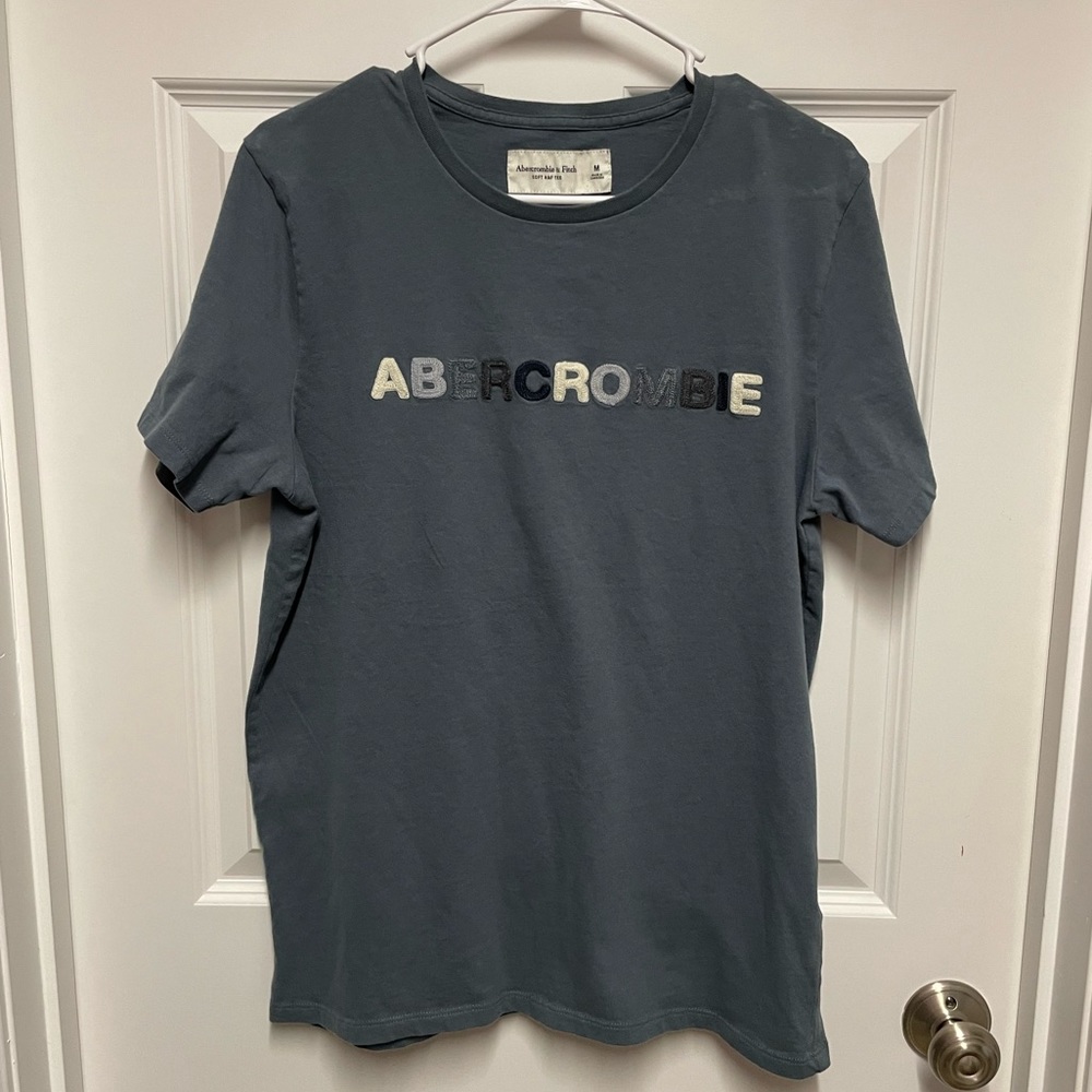 Abercrombie & Fitch men short sleeve t-shirt. Size Med